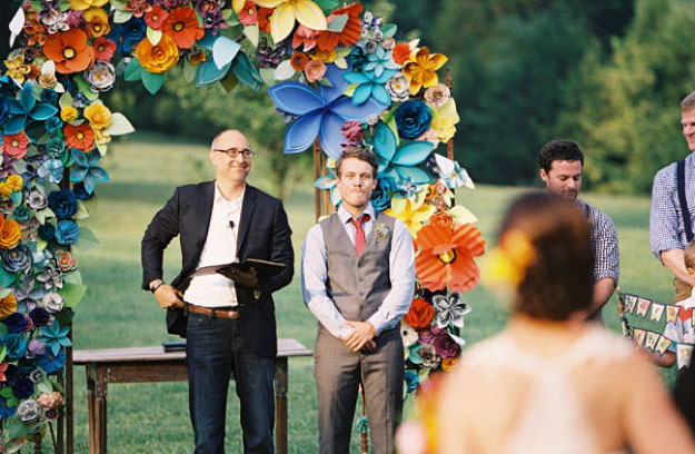 Свадебная арка из бумажных цветов