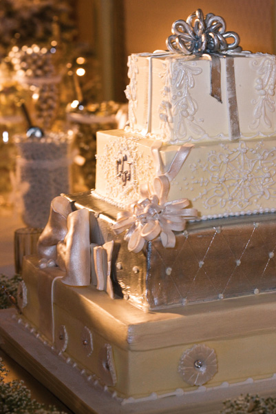 winter-wedding-cake-red-loft-studios