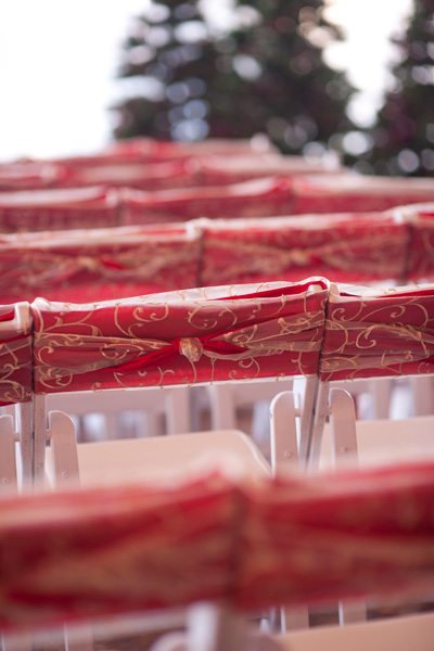 winter-wedding-ceremony-decor-red-covers-debra-gulbas-photography_1