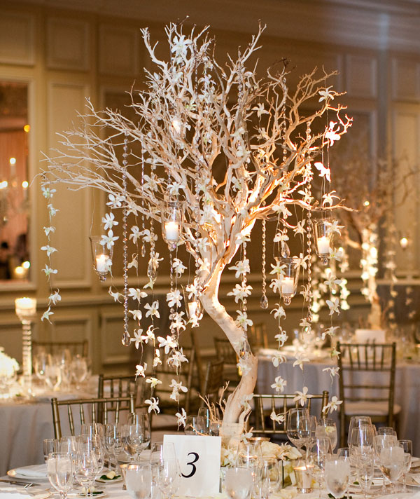 winter-wedding-manzanita-branch-centerpiece-bob-and-dawn-davis