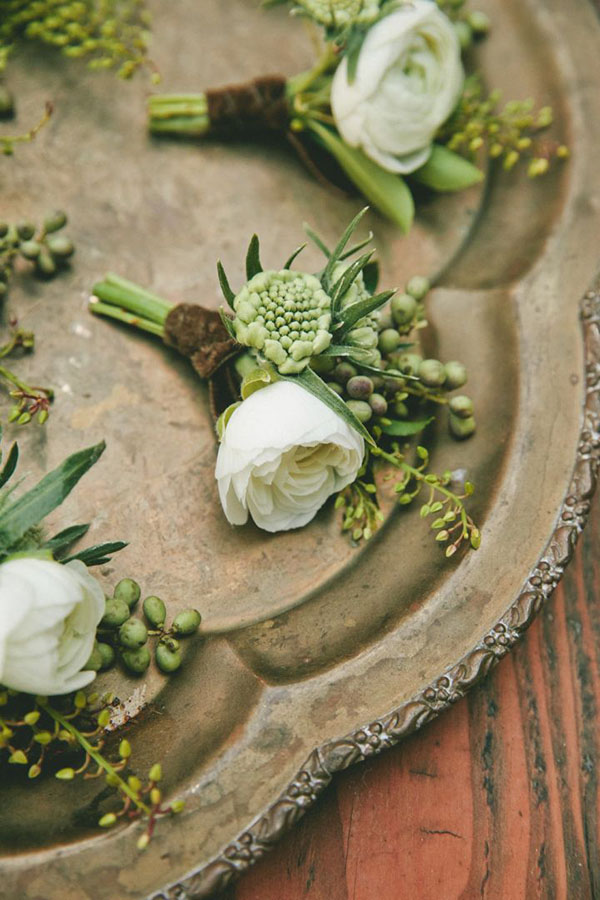 botanical-groomsman-boutonniere-vintage-greenery-wedding-ideas