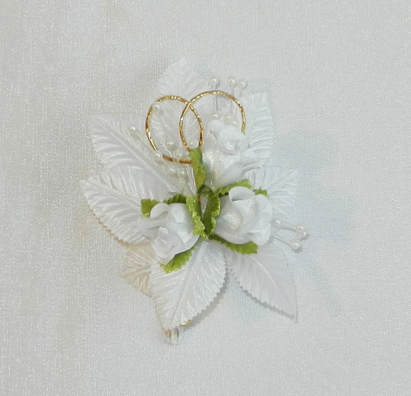 Свадебная бутоньерка "Букет роз" (белые цветы + кольца)
