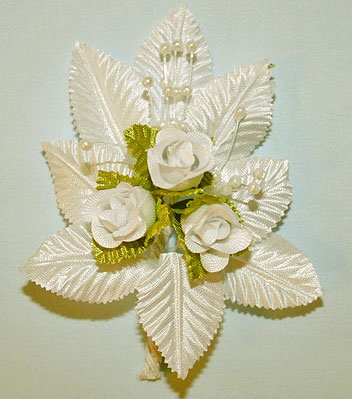 Свадебная бутоньерка "Букет роз" (цветы айвори)