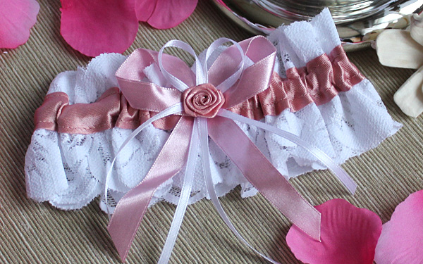 Подвязка для невесты на ногу Сказка (розовый)