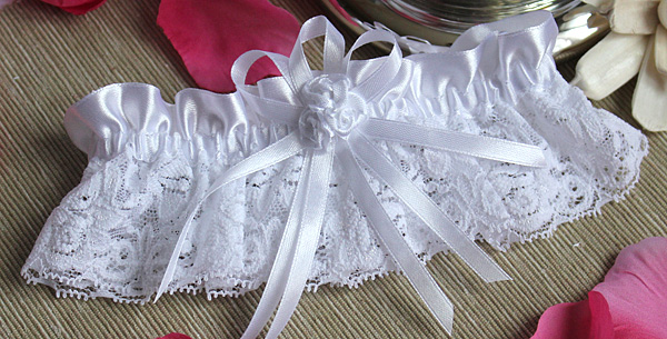 Свадебная подвязка невесты на ногу Розмари (белый)