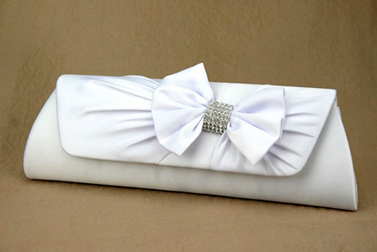 Свадебный клатч для невесты "Бант со стразами" (белая)