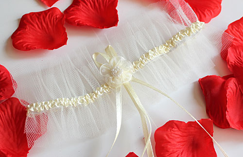 Подвязка для невесты из фатина (айвори)