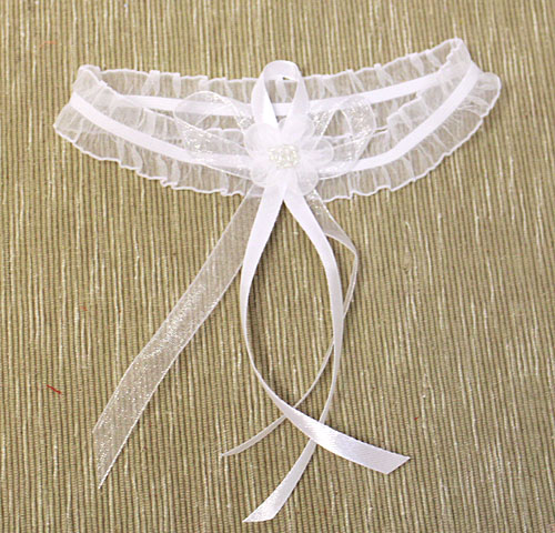 Свадебная подвязка невесты "Простая элегантность" (белый)