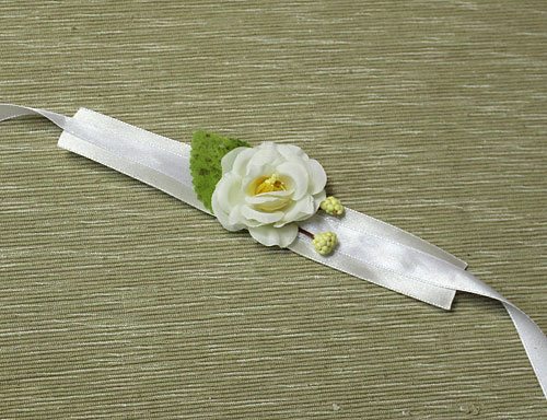 Браслет для подружек невесты из цветов Оника (айвори)