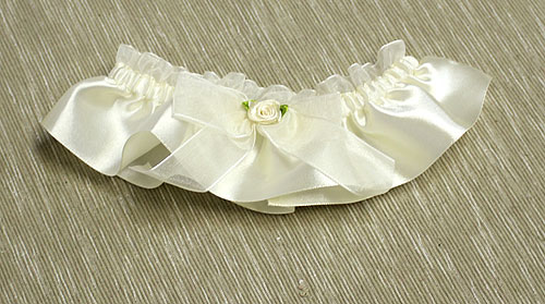 Свадебная подвязка для невесты на ногу Идеал (айвори)