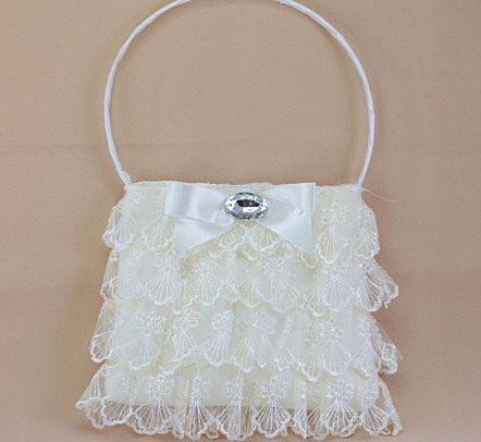 Свадебная сумочка для невесты "Кокетка" № 3 (айвори)