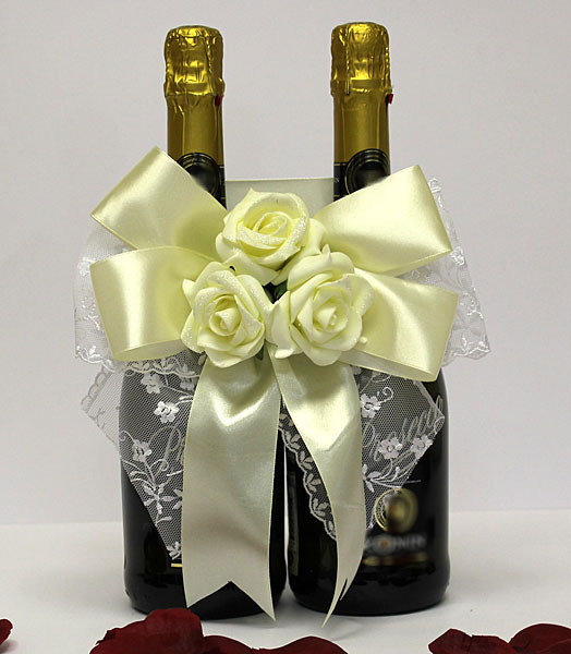 Украшение свадебных бутылок "Нежные розы" (айвори)