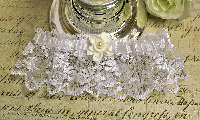 Подвязка для невесты Изысканные розы (белый)