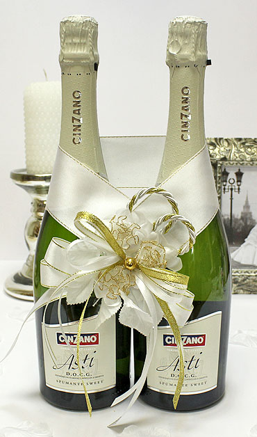 Декоративное украшение на свадебное шампанское "Свадебные цветы"