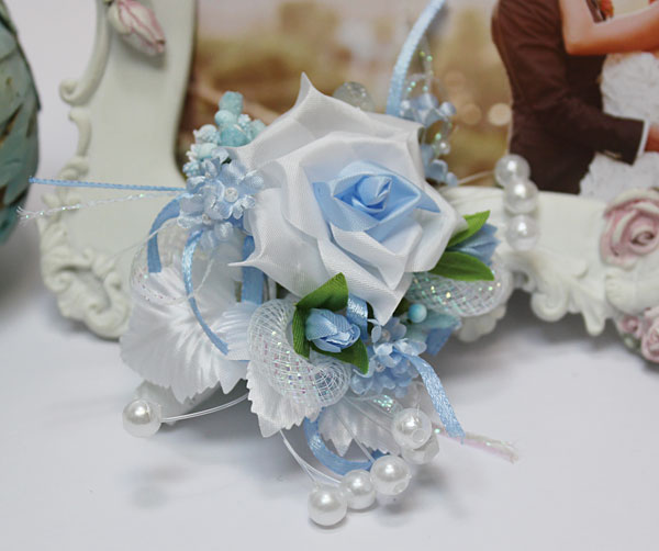 Свадебная бутоньерка для жениха "Филипп" (голубой)
