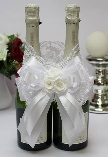 Свадебное украшение на шампанское "Кружева и розы"