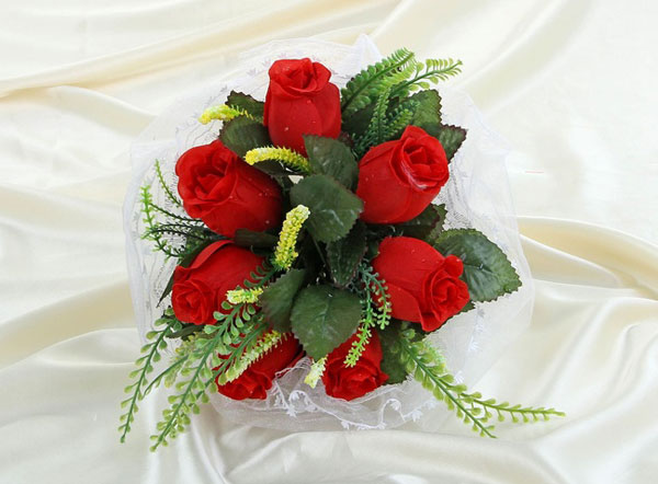 Свадебный букет-дублер "Бутоны роз" (красный)