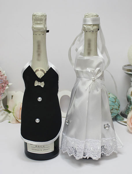 Украшение бутылок на свадьбу "Пара классика"