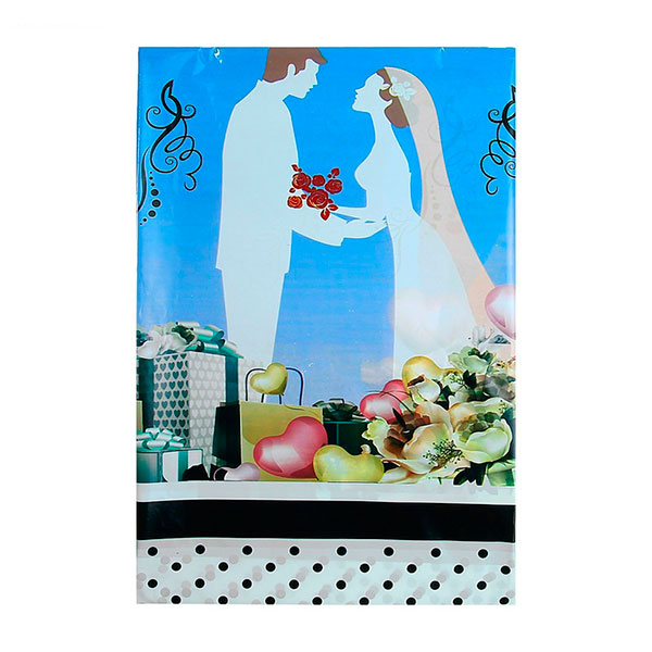 Бумажная скатерть для свадьбы "Молодожены" (108 х 180 см)