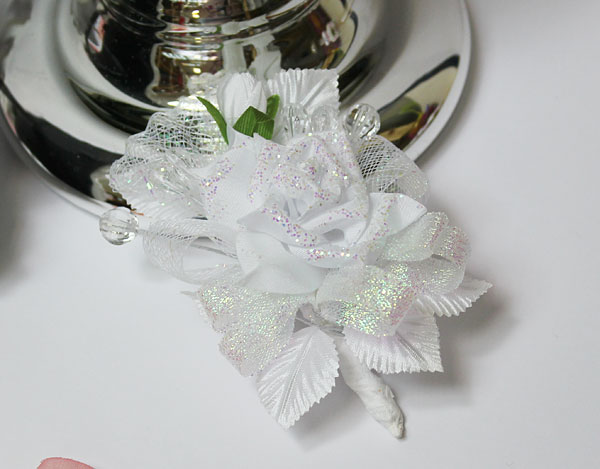 Свадебная бутоньерка для жениха "Сахарная роза" (белый)