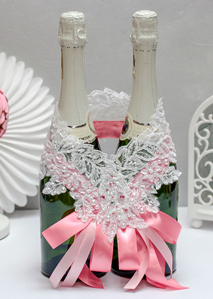 Свадебное украшение для шампанского "Кружевной шарм"