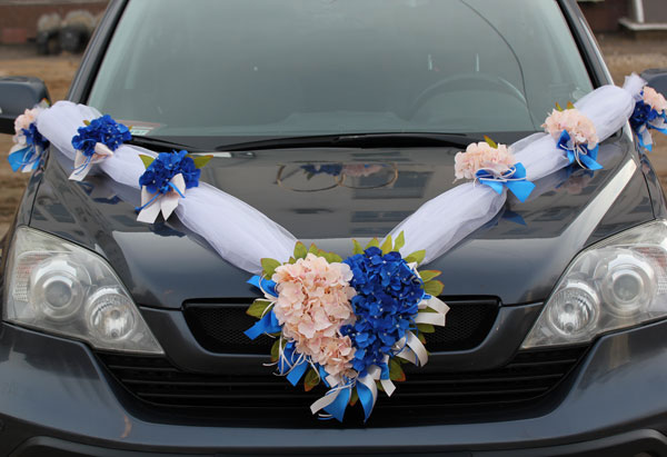 Свадебное украшение на капот авто "Слияние сердец" (персиково-синий)