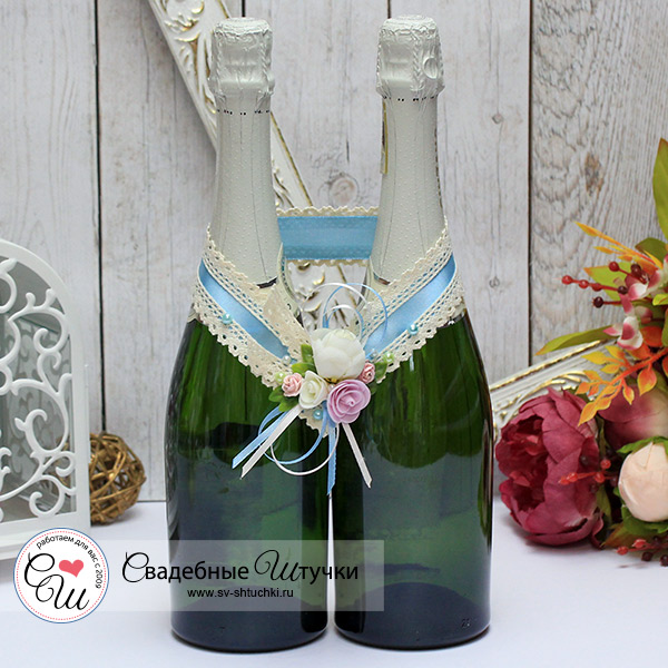 Свадебное украшение для шампанского Весенний поцелуй (голубой)