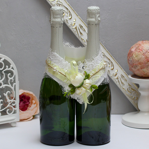 Свадебное украшение для шампанского "Весенний поцелуй"