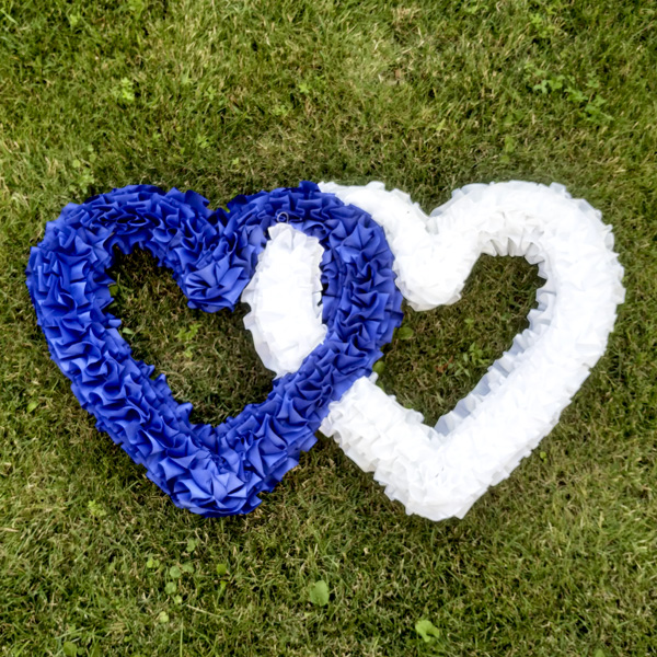 Свадебное украшение "Сердца" (белый/синий)