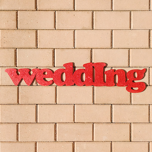 Слово для фотосессии Wedding (75 см) (красный с блемтками)