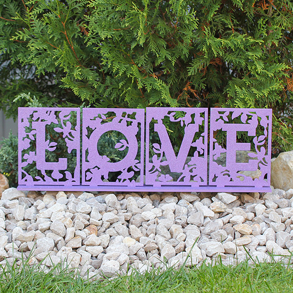 Декор для свадебного стола-деревянное слово на подставке "LOVE" (сиреневый с блестками)