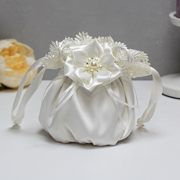 Сумочка-мешочек для невесты "Нежные цветы-new" (айвори)