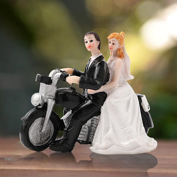 Свадебная фигурка для торта "Молодожены на мотоцикле"