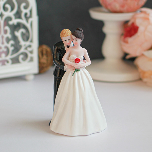 Свадебная фигурка в торт "Пара с цветком"