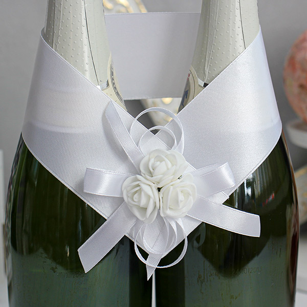 Украшение для свадебного шампанского Легкость (белый)