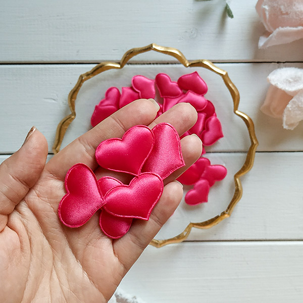 Свадебные конфетти в форме сердечек (50 шт; розовые; 3 см)