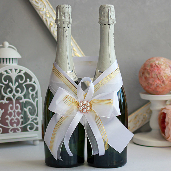 Украшение на свадебные бутылки "Великолепная пара" (белый/золотистый)