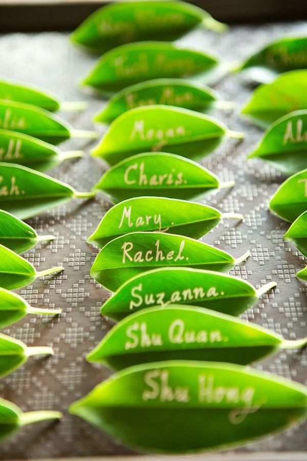 greenery-wedding-ideas-green-leave-table-place-cards