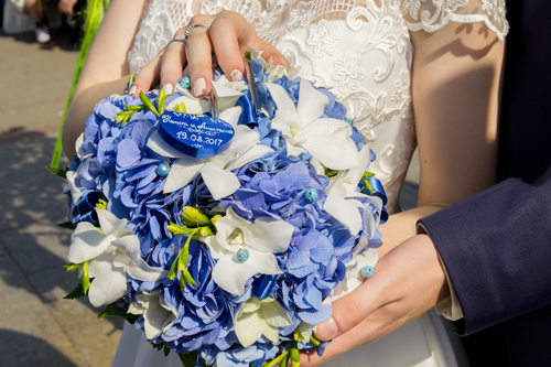 Свадебный букет в синих тонах