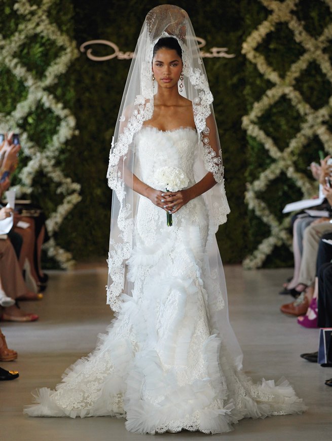 Кружевное свадебное платье. Дизайнер - Оскар де ла Рента